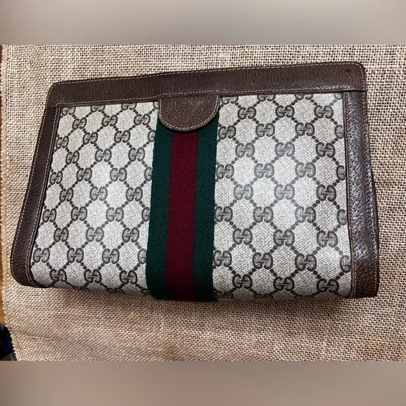 Authentic Vintage Gucci Clutch. Fair condition - Picture 2 of 11